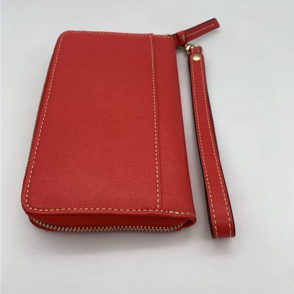 Dooney & Bourke Saffiano Leather Red Zip-Around Wristlet Wallet Like New! - Picture 4 of 10